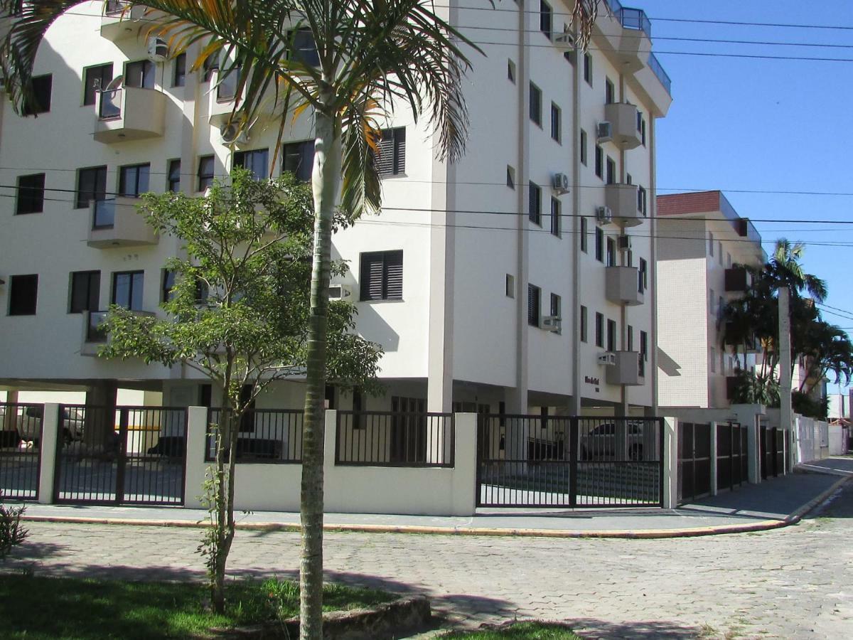 Apto. Aconchegante próximo a praia Ubatuba Exterior foto